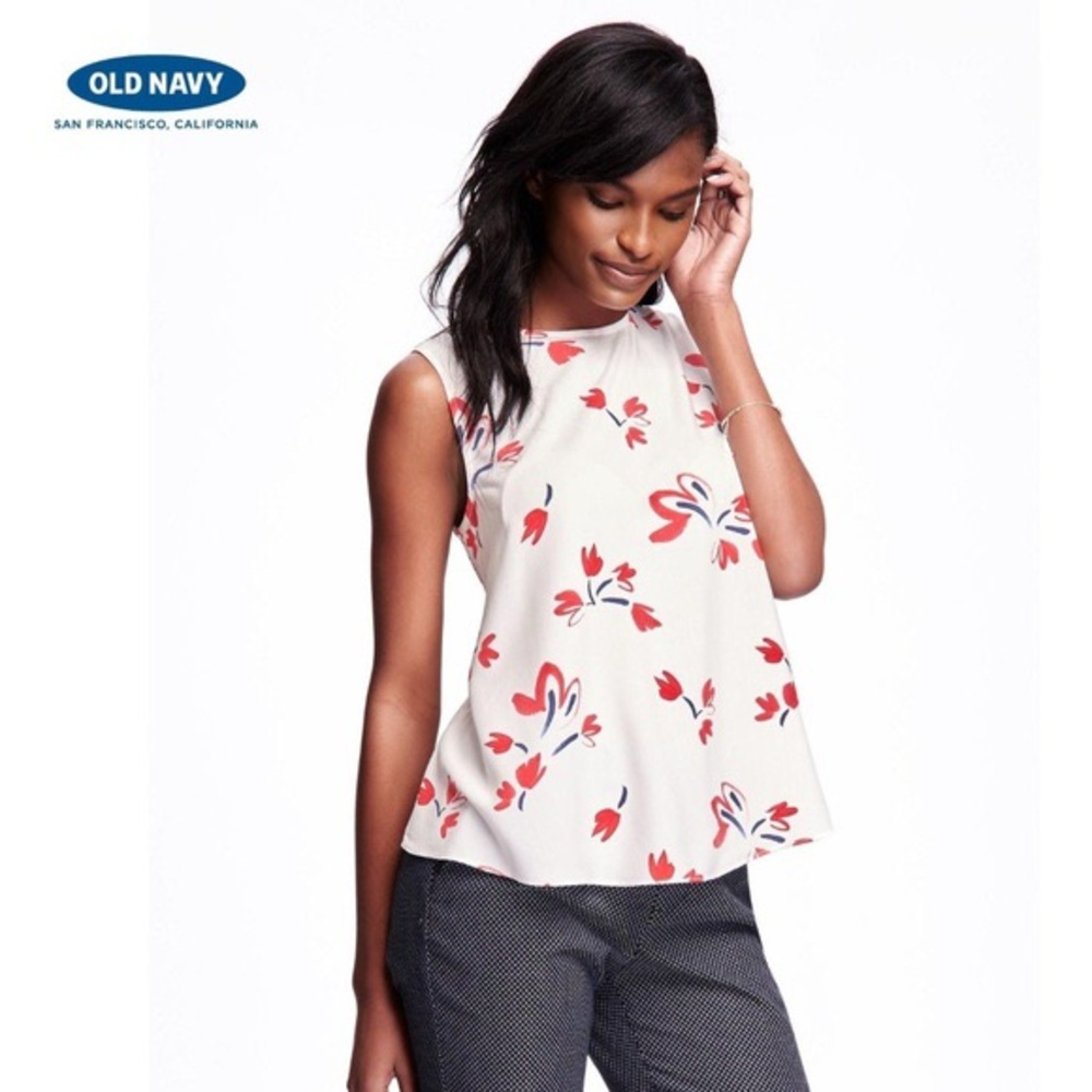 🦄5/25 Old navy tank